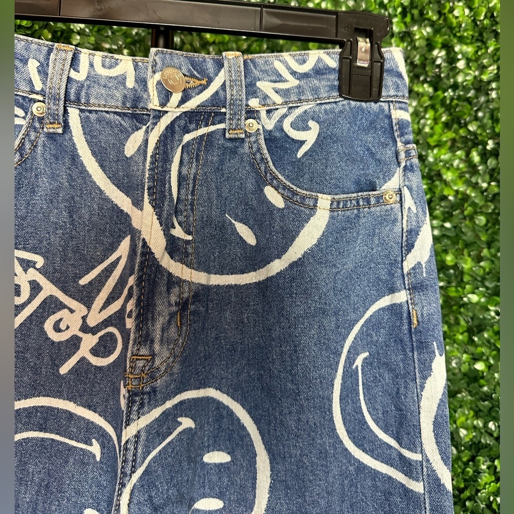 H & M Women’s Jeans Smiley Originals- Sz 2 - Picture 2 of 9